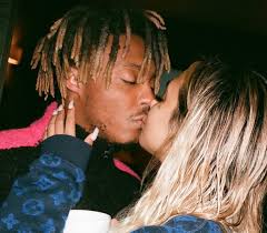 Była Juice WRLDa ostro przegina. Najpierw sprzedawała jego bieliznę, teraz  oferuje seks taśmę ze zmarłym chłopakiem - CGM.pl