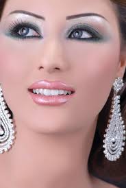 فبعد عروض الأزياء التي لا ترسم فقط خطّ الموضة، بل اتجاه مكياج الموسم وتسريحات الشعر، إليك ما. ØµÙˆØ± Ù…ÙƒÙŠØ§Ø¬ Ù„Ø¨Ù†Ø§Ù†ÙŠ Ù…ÙƒÙŠØ§Ø¬ Ø§Ù„Ø¹ÙŠÙˆÙ† Ø§Ù„Ø³Ø§Ø­Ø± Ø¨Ù†Ø§Øª ÙƒÙˆÙ„
