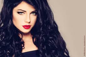 Kann man Merahwis Sekretärin ein Geheimnis entlocken?