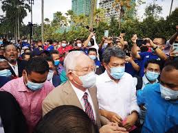 Hotels near kuala lumpur courts complex: Najib Arrives At Kl High Court To Face His Fate In Src Trial Edgeprop My