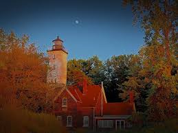 Lighthouse Erie Pa One Of The Most Picturesque Places In The Fall Picturesque Erie Lighthouse