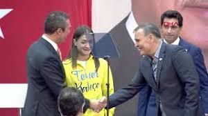 Check spelling or type a new query. Busenaz Cakiroglu Fenerbahce Ile Gonul Bagim Omur Boyu Surecek Youtube