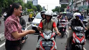 Tugu jogja dan wayang , melambangkan salah satu icond diy daerah istimewa jogjakarta dan adat jawa. Bagi Stiker Pelajar Yogya Berkampanye Anti Narkoba Halaman 1 Tribun Jogja