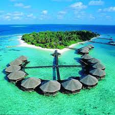 The stunning beauty of its turquoise lagoons and pristine beaches is simply. Maldives Island South Of India Schonste Orte Der Welt Malediven Urlaub Orte Zum Besuchen