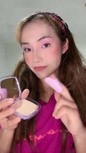 Me encantooooo 🥹😍🥰 definitivamente excelente calidad, buena cobertura,  no me sacó brotes a pesar de que soy piel mixta sensible, me duró todo el  día el maquillaje y hermoso 🥹 un poco claro, estoy ...