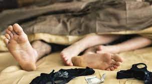 Mereka justru mau menerima wanita itu dan mencoba menutup masa lalu demi masa depan yang. Kenali 5 Ciri Suami Sudah Berhubungan Dengan Wanita Lain Tanda Terakhir Jarang Salah Ringtimes Bali