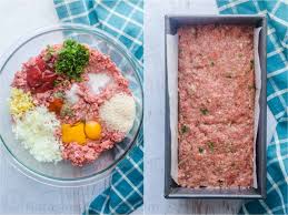 Classic Meatloaf Recipe Topped With An Amazing Sauce The Meatloaf Is So Juicy And Flavorful Comfor Classic Meatloaf Recipe Meatloaf Recipes Homemade Meatloaf
