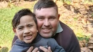 Pai revela por que jogou o filho de 5 anos da ponte e choca