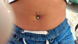 Belly Horizontal Piercing Piercing Ideen Belly Horizontal Ideen Piercing Navel Piercing Belly Button Piercing Cute Piercings Unique