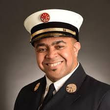 Marc Roach's Instagram, Twitter & Facebook