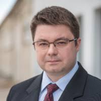 100+ ملفًا شخصيًا يحتوي على “Serafinowicz”