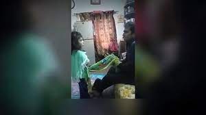 Beti Nae Baap ko Korona kye Dar Se Ghar Myn bandh Diya - video Dailymotion