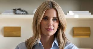 Shea McGee, decoradora de famosos: “Pinta un trozo de tu pared y observa  cómo se ve a diferentes horas del día para comparar opciones antes de tomar  una decisión”