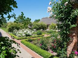 It is located on the line. Die Garten Der Welt In Berlin Eine Weltreise Mitten In Der Hauptstadt