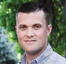 Kevin Manzer's Instagram, Twitter & Facebook