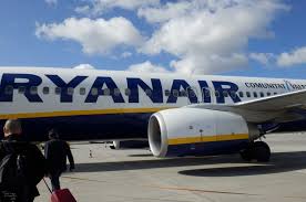 Limitele bagajelor de mana in functie de compania aeriana tourio. Din Noiembrie Intra In Vigoare O Noua Politica Ryanair Privind Bagajele Calatorul Multumit