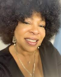 Thank you Madam Queen for gracing our stage @ Cec Arts. It was another  Thriller in Philly.👑✌🏾♥️🙏🏾Blessings Always Family 🤛🏿