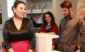 Evenimentul a strans destula lume, chiar daca se anuntase unul in cadru intim. Cat Ghinion Le A Purtat Oana Roman BÄƒrbaÅ£ilor Din ViaÅ£a Ei Click Mobile