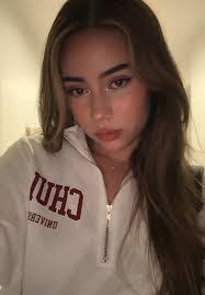 Amy Wey's Instagram, Twitter & Facebook