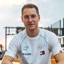 De.seekweb.com has been visited by 1m+ users in the past month Stoffel Vandoorne Svandoorne Twitter