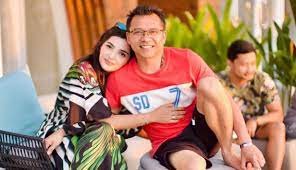 Yuk, lihat seperti apa isi rumah anang hermansyah! Foto Gaya Santai Anang Hermansyah Saat Bersama Keluarga Sederhana Surabaya Liputan6 Com