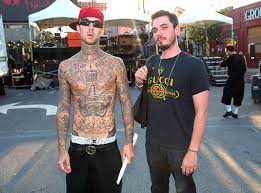 Dj am died of a drug overdose the following year. Blink 182 Drummer Travis Barker Dj Am Critically Injured In Deadly Learjet Crash In South Carolina New York Daily News