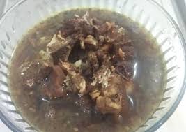 Pemilihan keluak bisa mempengaruhi rasa rawon, lho. Langkah Mudah Untuk Memasak Rawon Daging Sapi Yang Enak Banget