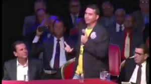 O prefeito do rio de janeiro, eduardo paes (dem), respondeu a um post feito no twitter pelo vereador carlos bolsonaro (republicanos). Flavio Bolsonaro Declarando Apoio A Eduardo Paes Youtube