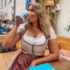 Pin By Marco Albertazzi On Oktoberfest Oktoberfest Woman Octoberfest Girls Beer Girl