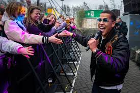 Ondertussen heeft rtl 4 vanavond dus een lofzang op bilal wahib op het menu staan. Acteur Bilal Wahib Verdacht Van Verspreiden Kinderporno Na Misplaatste Grap Lotgenoten Seksueel Geweld