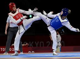 The taekwondo refugee athlete, who had defeated double olympic champion jade jones, just missed out on a chance to claim the ioc refugee olympic team's first ever medal. Iranian Refugee Athlete Shatters Gb S Jade Jones Olympic Taekwondo History Bid Arab News