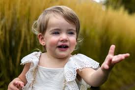 Hey everyone! I need your advice... We had a great session with this little  girl, delivered the photos, parents were happy! Now the mom said she went  to print the photos and