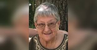 Leanna Lambert's Instagram, Twitter & Facebook