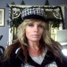 Lisa Naile's Instagram, Twitter & Facebook