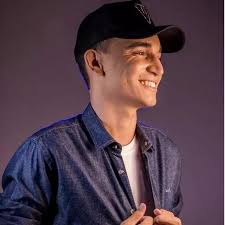 Entrevista: Gabriel Simas revela que Måneskin estará no Lounge do TikTok no  Rock in Rio |