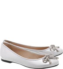 Calçados Que Não Podem Faltar No Guarda Roupa Feminino Sapatilha Envernizada Basica Silver Arezzo Sapatilhas Sapatos Roupas