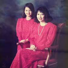 Likely working, always playing, sharing thoughts. 10 Momen Kebersamaan Raline Shah Bersama Sang Ibu Sama Sama Cantik Elegan