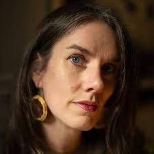 Leslie Jamison's Memoir 'Splinters' Is a Balancing Act of Self-Exposure