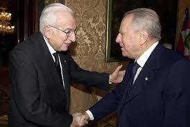 Il presidente ciampi a colloquio con giovanni paolo ii. Il Presidente Ciampi Accoglie Nel Suo Studio Al Quirinale Francesco Cossiga Ex Presidente Della Repubblica Foto Dei Presidenti Della Repubblica Portale Storico Della Presidenza Della Repubblica
