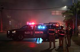 Graban a policias de ecatepec teniendo relaciones dentro de una unidad. Video Un Sujeto Desarma A Un Policia Le Dispara Y Libera A Su Amigo En Calles De Ecatepec Edomex
