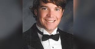 Lola Bragg's Instagram, Twitter & Facebook