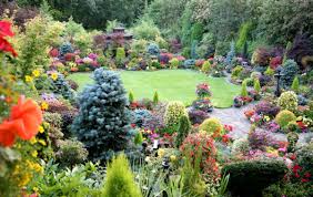 Gardening Is A Hobby That Many People Love And Is Becoming More Popular Most People That Garden Will Tell Yo English Garden Beautiful Gardens Pretty Gardens
