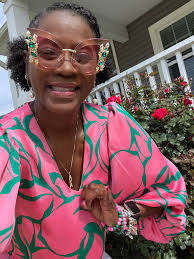 Kendra Timberlake's Instagram, Twitter & Facebook