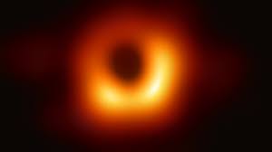 Cette vidéo nous transporte jusqu'au centre de la plantureuse galaxie qui l'abrite. La Premiere Photo D Un Trou Noir Pourrait Aider A Cerner L Enigmatique Matiere Noire