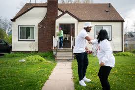 Beecher High seniors celebrated by teacher parade