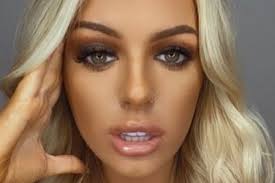 Woman buys paint by numbers portrait to surprise boyfriend