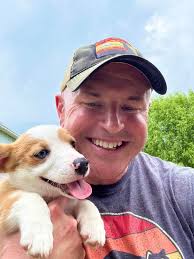 Hi all! I just wanted to introduce myself and share a photo I took: Oakley,  Gibson and Holly. 🐾