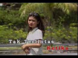 Kau tetap dalam anggankupart last pancet dah.fav songspecial sing for you. Azie Kau Tetap Dalam Anganku Youtube