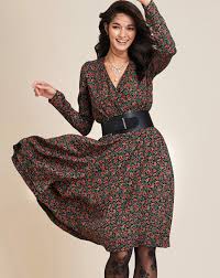 Einfach dieses kleid aus einem geldschein falten. Geblumtes Kleid In Wickeloptik 09 2020 107 Schnittmuster Damen Mode Zum Selbernahen