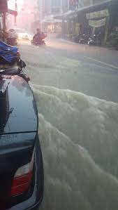 Include (or exclude) self posts. æ°´æ·¹2ç±³è¯çµè»Šæ»…é ‚å¸æ©Ÿå—å›°é«˜é›„æš´é›¨é »å‚³ç½æƒ…